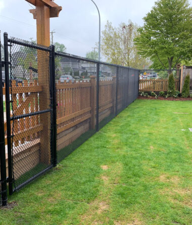 Residential chainlink fence and gate solution